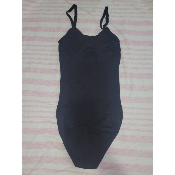 Shapewear size medium - Picture 4 of 5
